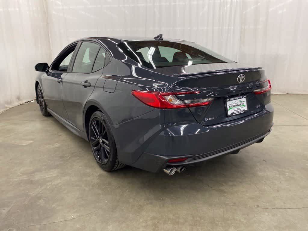 Used 2025 Toyota Camry SE FWD image 4