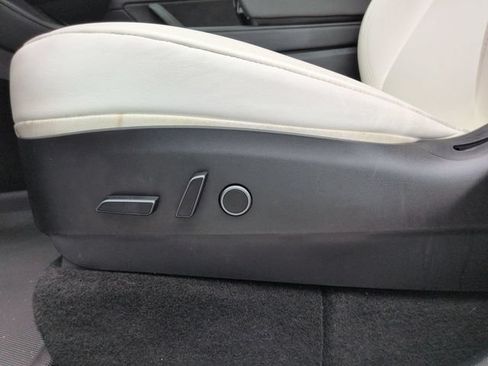 Used 2022 Tesla Model Y Performance AWD/4WD image 18