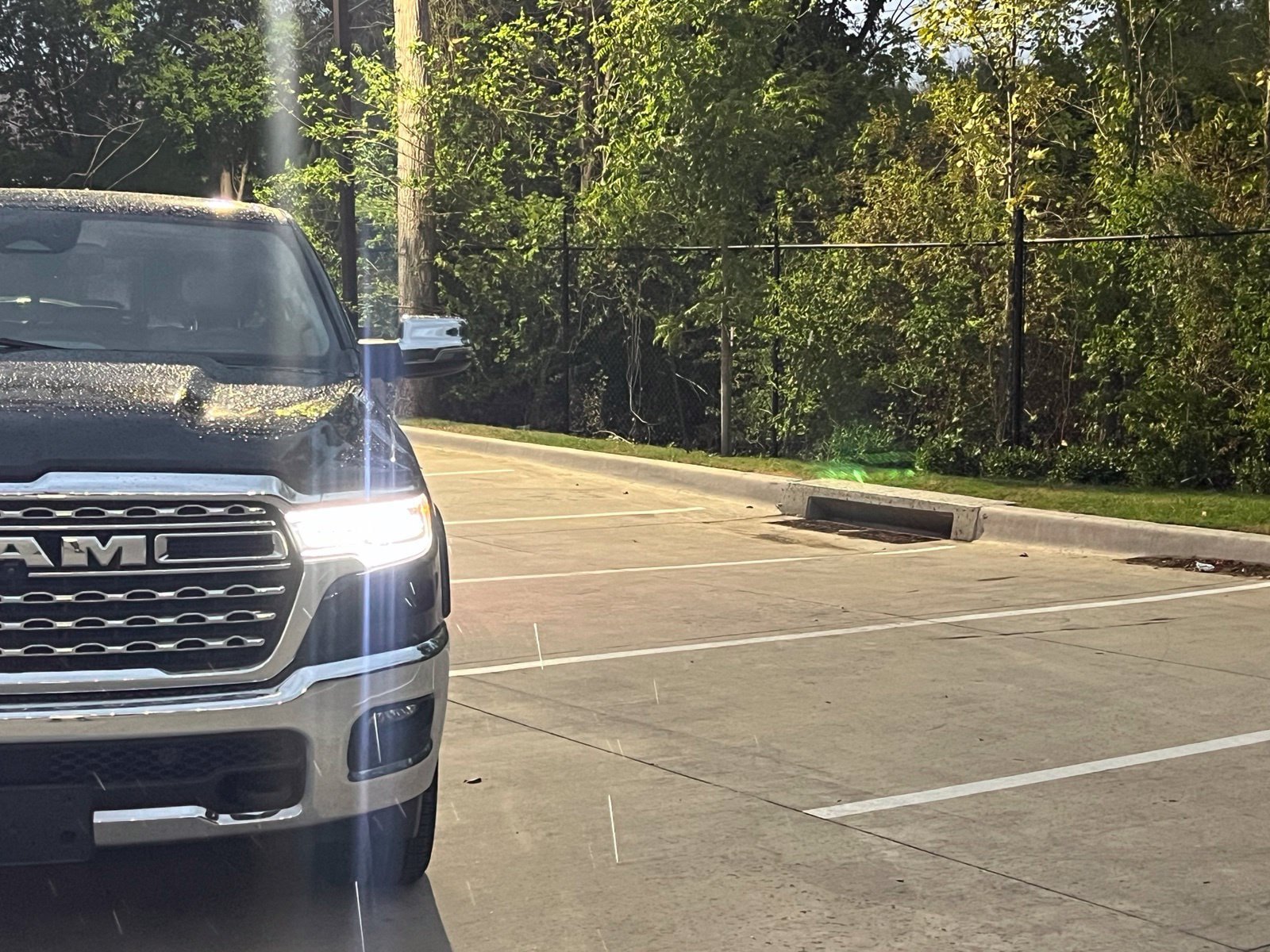 Used 2025 RAM 1500 Limited AWD/4WD image 3