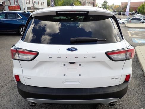 Used 2022 Ford Escape SE image 4