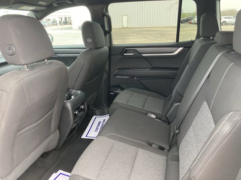 Used 2025 GMC Acadia Elevation image 26