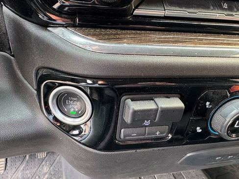 Used 2025 Chevrolet Silverado 2500 LT image 22