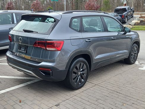 Certified 2022 Volkswagen Taos S image 3
