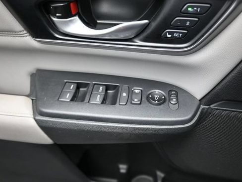 Used 2019 Honda CR-V EX-L image 17