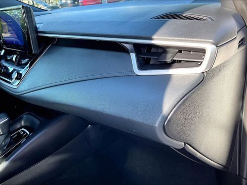 Used 2025 Toyota Corolla SE image 17