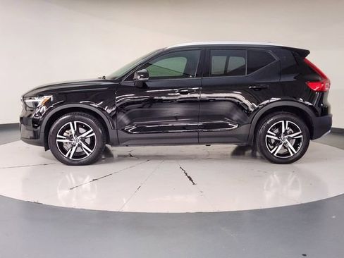 Used 2023 Volvo XC40 B4 Core w/ Protection Package Premier FWD image 5