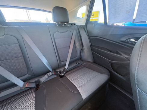 Used 2025 Chevrolet Trax LT w/ LT Convenience Package FWD image 35