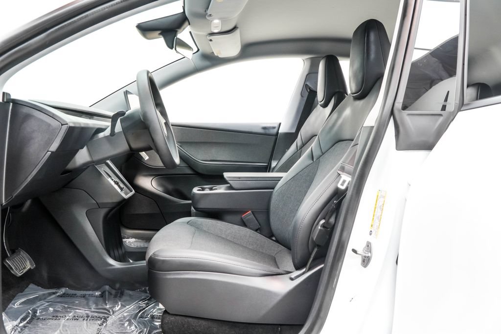 Used 2026 Tesla Model Y 2WD image 17