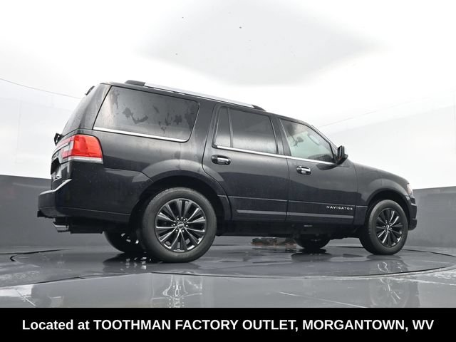 Used 2015 Lincoln Navigator 2WD image 31