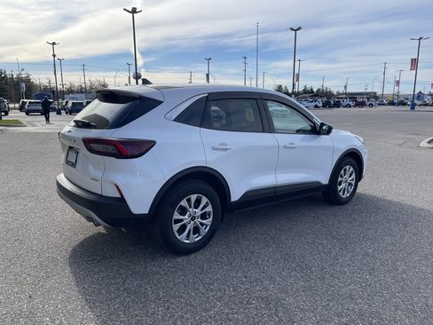 Certified 2023 Ford Escape Active AWD/4WD image 3