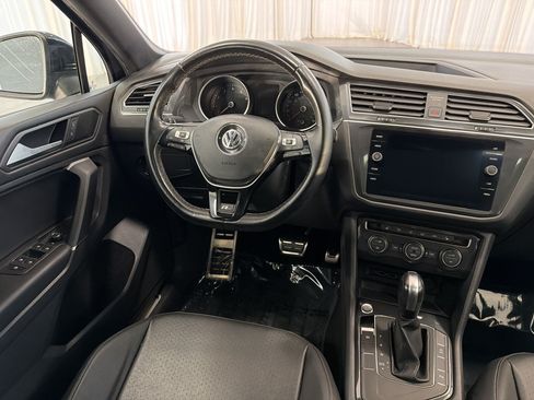 Used 2020 Volkswagen Tiguan SE R-Line FWD image 29