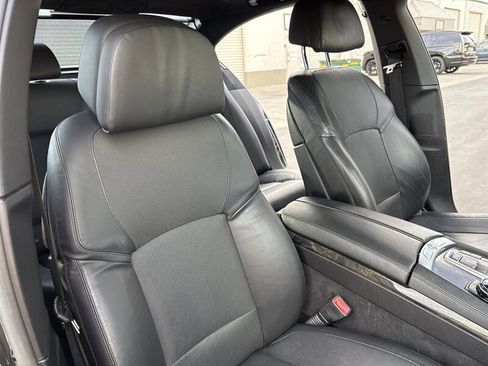 Used 2015 BMW 750i image 39