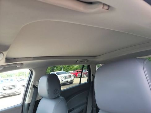 Used 2019 Buick Envision Essence AWD/4WD image 11