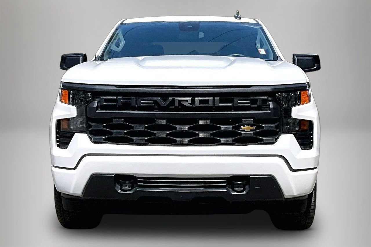 Used 2025 Chevrolet Silverado 1500 Custom AWD/4WD image 3