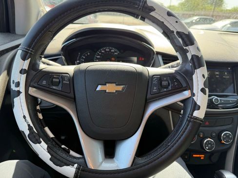 Used 2018 Chevrolet Trax LT w/ Driver Confidence Package FWD image 17