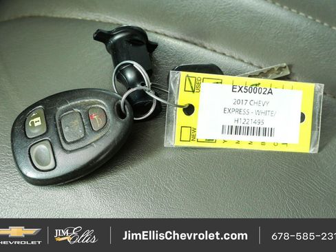 Used 2017 GMC Savana 2500 RWD image 30