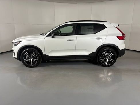 New 2026 Volvo XC40 B4 Core image 5