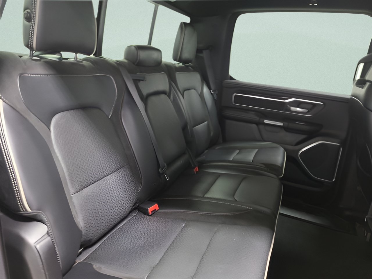Used 2021 RAM 1500 Laramie w/ Sport Appearance Package AWD/4WD image 17