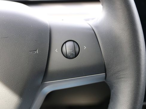 Used 2019 Tesla Model 3 image 17