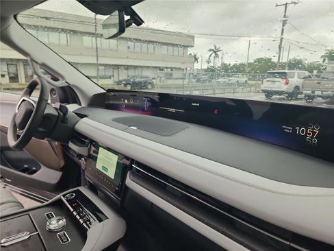 New 2026 Lincoln Navigator L Black Label AWD/4WD image 29