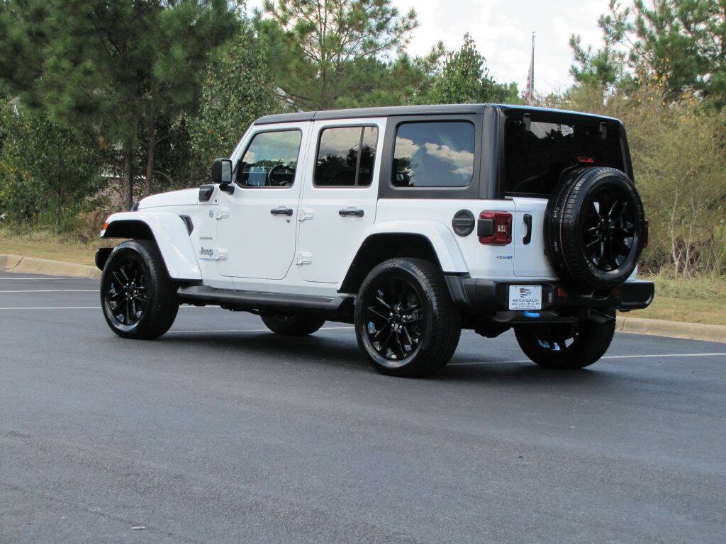 Used 2022 Jeep Wrangler Unlimited Sahara AWD/4WD image 7