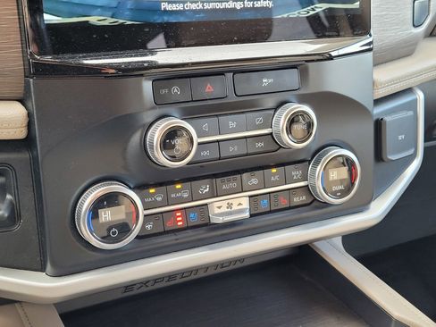 Used 2024 Ford Expedition Max Limited image 25