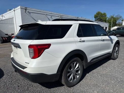 Used 2023 Ford Explorer XLT w/ Equipment Group 202A AWD/4WD image 6