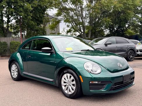 Used 2018 Volkswagen Beetle 2.0T S FWD image 8