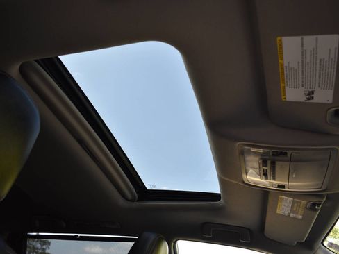 Used 2017 Toyota Highlander XLE FWD image 30