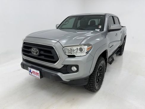 Used 2021 Toyota Tacoma SR5 RWD image 4