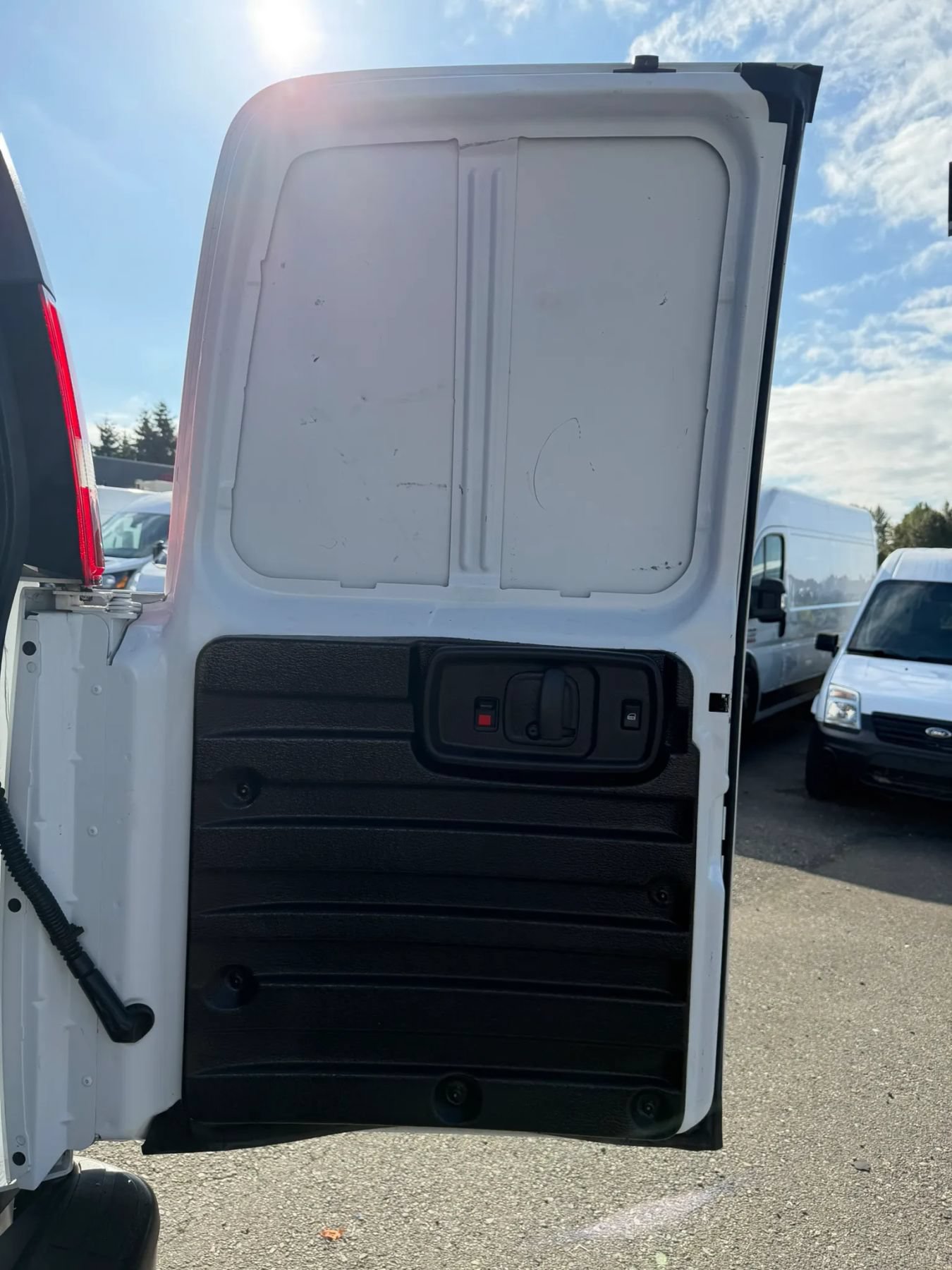 Used 2023 GMC Savana 2500 w/ Driver Convenience Package RWD image 20
