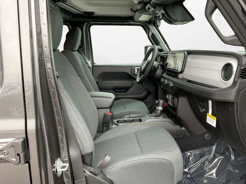 New 2026 Jeep Gladiator Sport AWD/4WD image 15