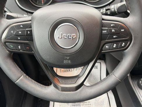 Used 2022 Jeep Cherokee Trailhawk w/ Sun, Sound & Nav Group AWD/4WD image 10