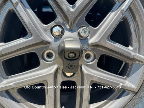 Used 2025 Jeep Wrangler Sport image 10