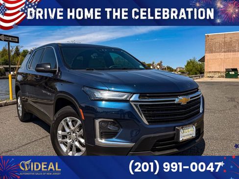 Used 2022 Chevrolet Traverse LS FWD image 1