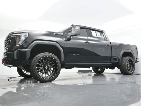 Used 2024 GMC Sierra 2500 AT4 w/ AT4 Premium Plus Package AWD/4WD image 47