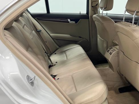 Used 2009 Mercedes-Benz C 300 Sedan image 33