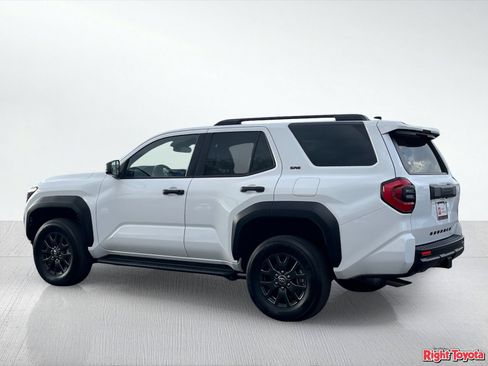 Used 2025 Toyota Tundra SR5 w/ TRD Off-Road Package AWD/4WD image 4