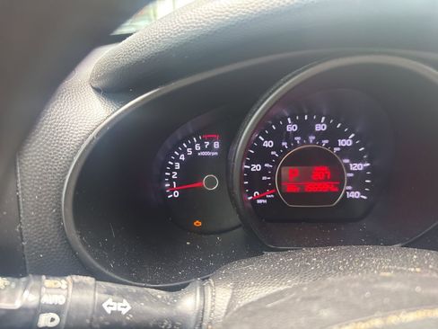 Used 2018 Kia Soul + image 11