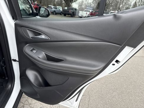 Used 2025 Buick Encore GX Preferred image 32