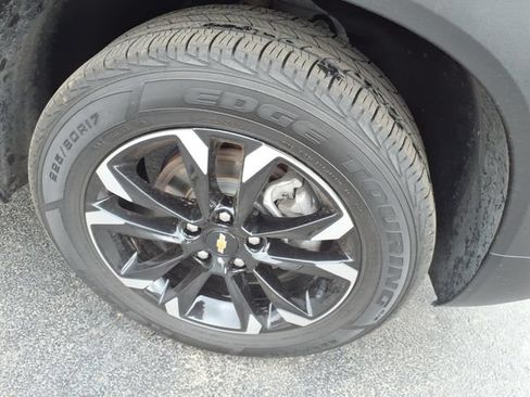 Used 2023 Chevrolet TrailBlazer LT AWD/4WD image 7