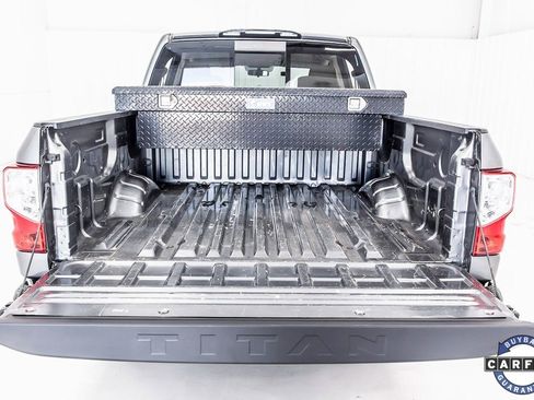Used 2017 Nissan Titan SV image 37