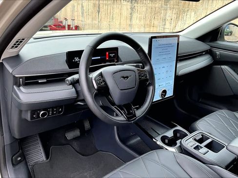 Used 2025 Ford Mustang Mach-E Select w/ Comfort Package Lite RWD image 17