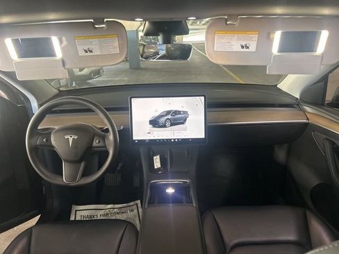 Used 2023 Tesla Model Y Long Range image 5