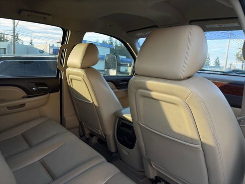 Used 2014 GMC Sierra 2500 Denali w/ Suspension Package, Off-Road image 12