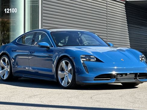 Used 2022 Porsche Taycan Turbo S image 10