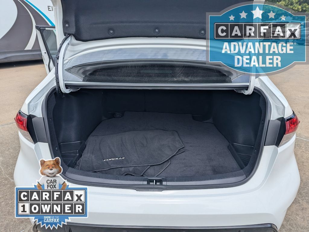 Used 2025 Toyota Corolla SE FWD image 18
