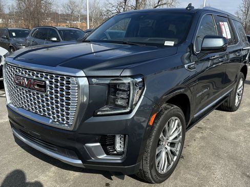 Used 2021 GMC Yukon Denali w/ Denali Premium Package image 6