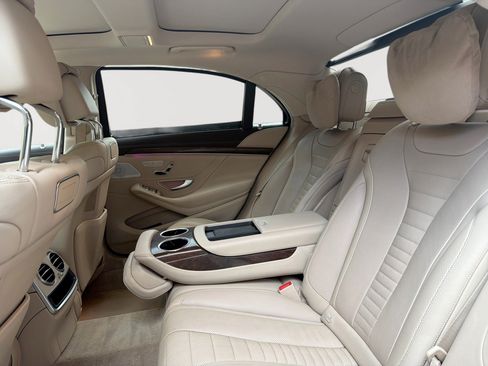 Used 2019 Mercedes-Benz S 560 Sedan image 27