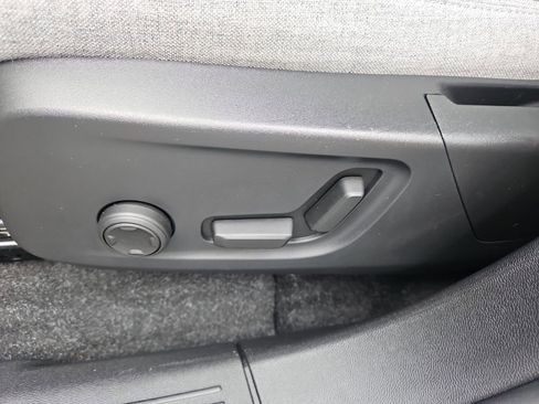 Used 2023 Volvo XC40 Recharge Ultimate w/ Protection Package Premier image 16